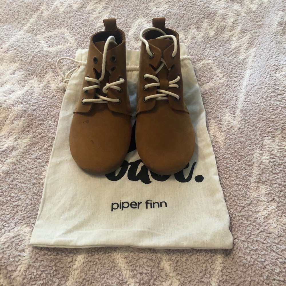 Piper Finn oxford hard soles